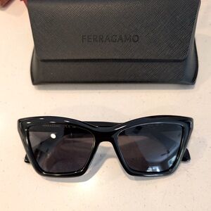 NIB ❤️ Salvatore Ferragamo Black Sunglasses Modern Design